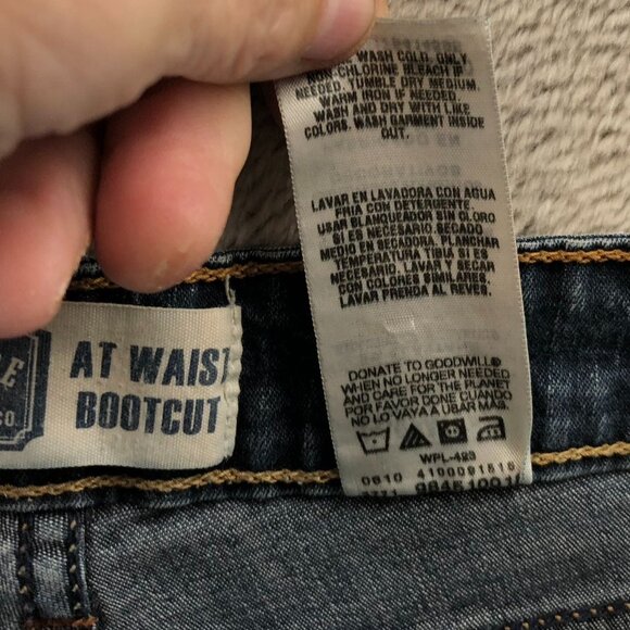 Vinatge Levi Strauss & Co. Womens Signature Jeans Size 4 Medium Bootcut Leg - Picture 9 of 13